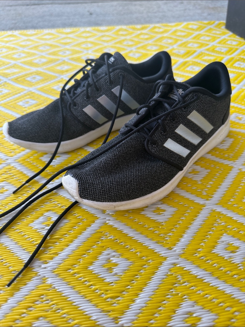 Adidas cloud foam tennis shoes women’s size 8